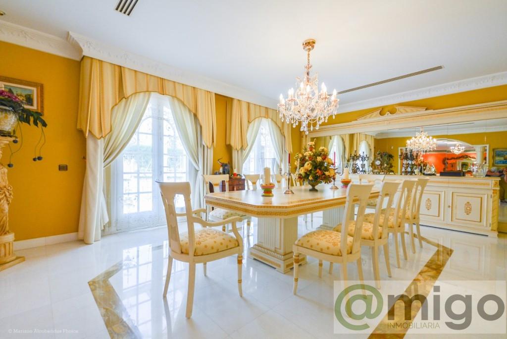 Venta de villa en Benalmadena