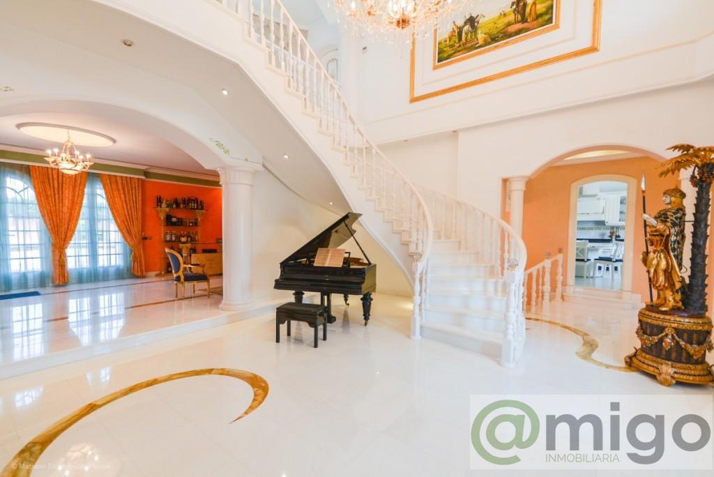 Venta de villa en Benalmadena