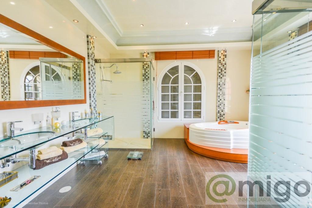 Venta de villa en Benalmadena