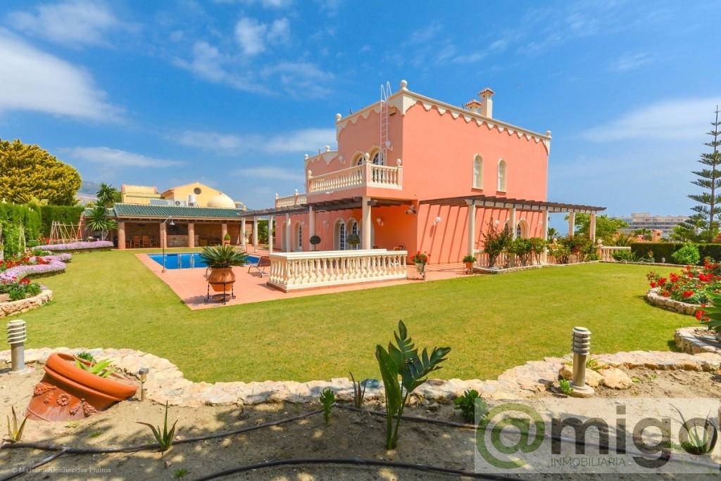 Venta de villa en Benalmadena