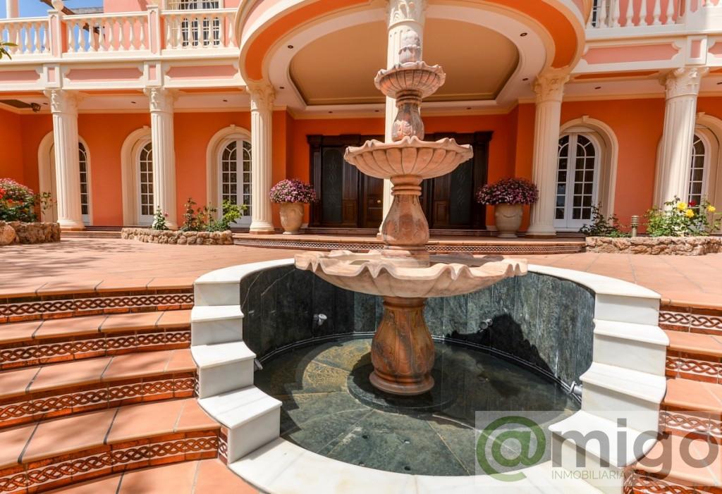 Venta de villa en Benalmadena