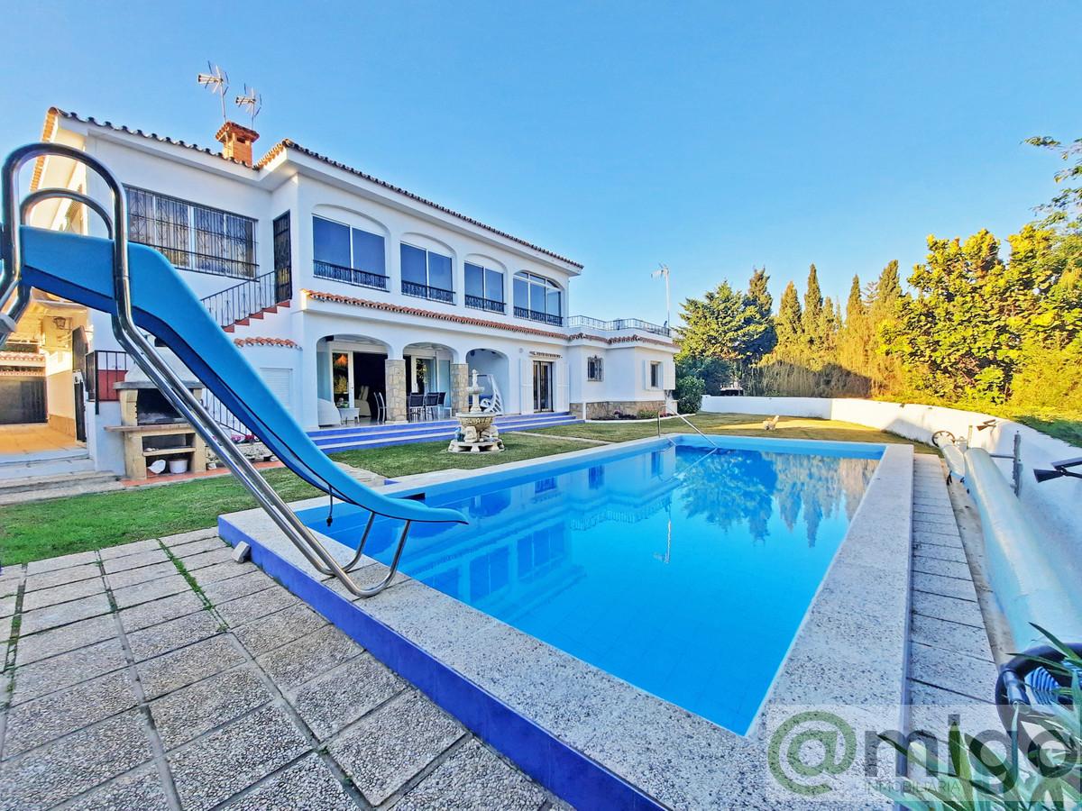 Venta de villa en Benalmadena Costa