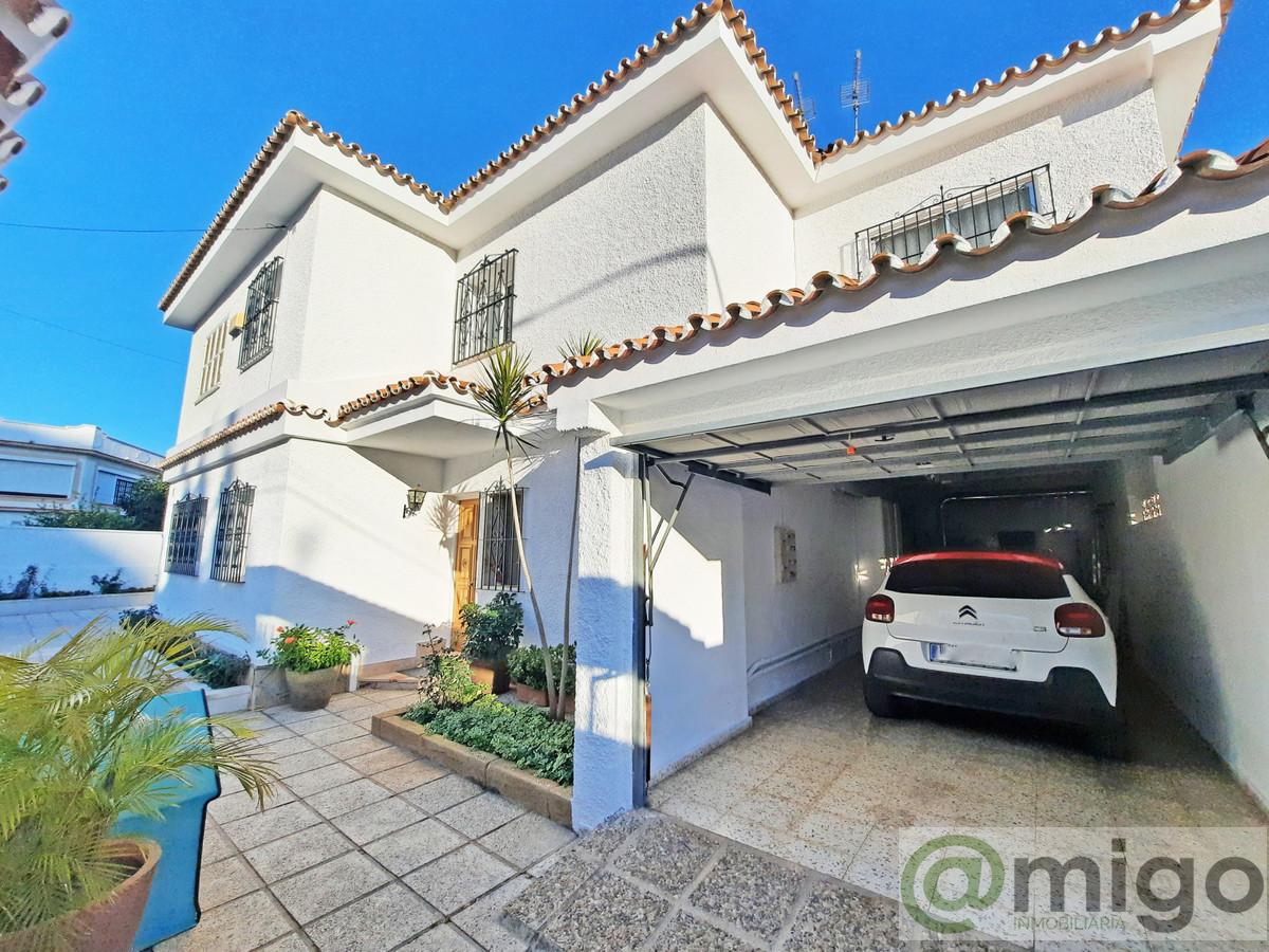 Venta de villa en Benalmadena Costa