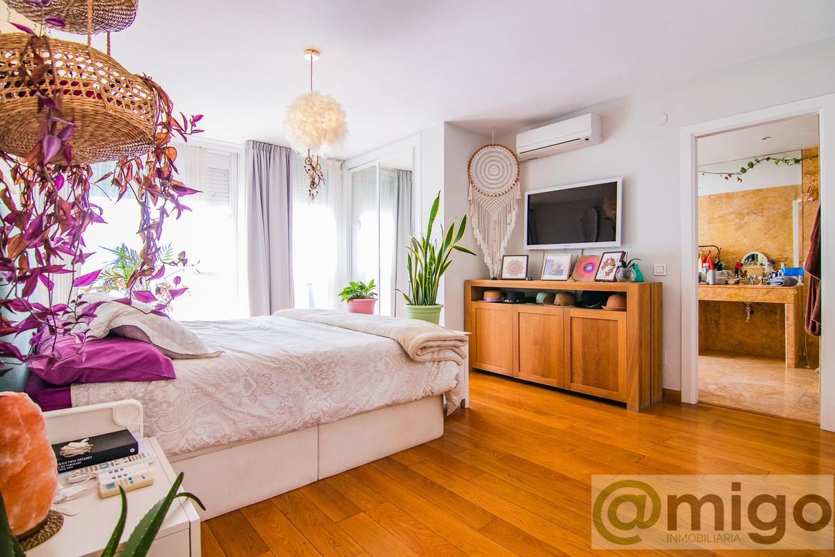 For sale of apartment in Benalmadena Costa