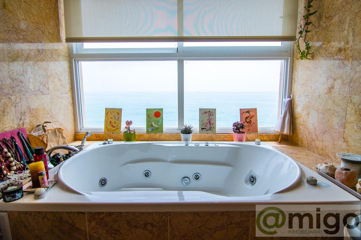 For sale of apartment in Benalmadena Costa