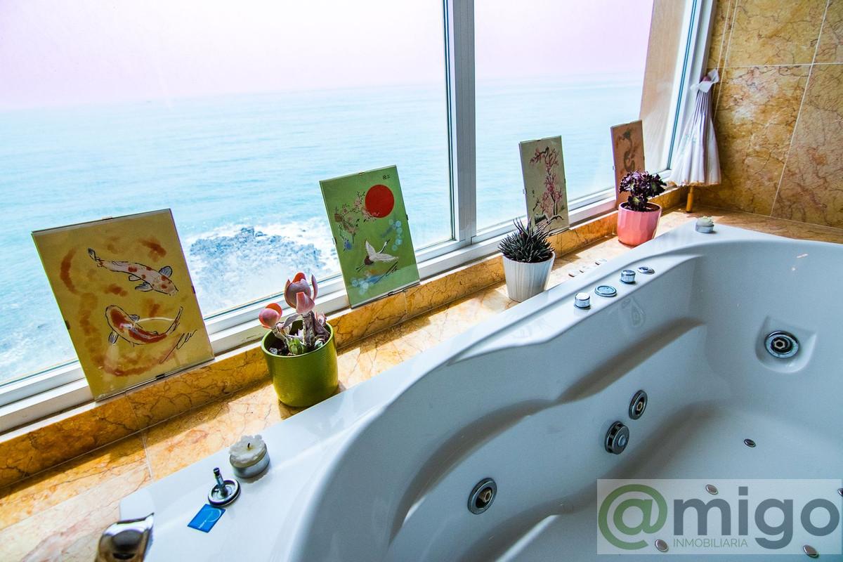 For sale of apartment in Benalmadena Costa