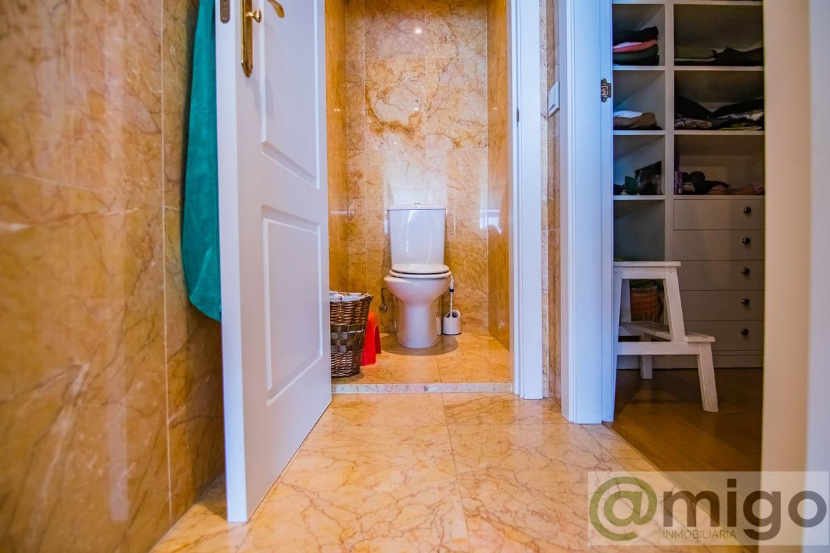 For sale of apartment in Benalmadena Costa