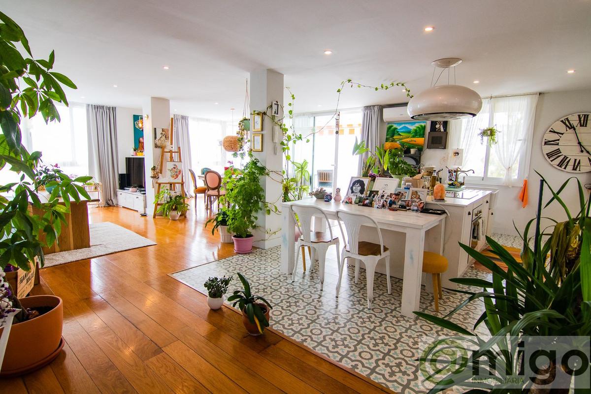 For sale of apartment in Benalmadena Costa