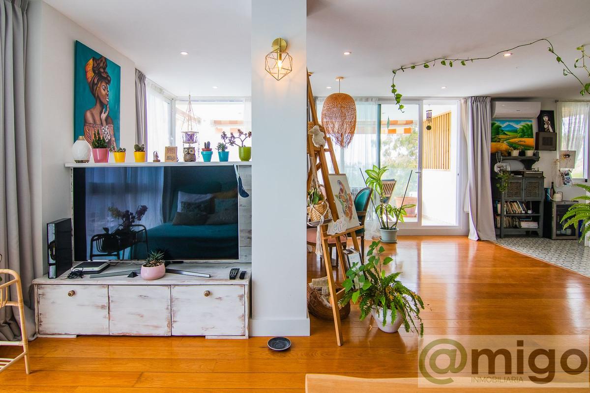 For sale of apartment in Benalmadena Costa
