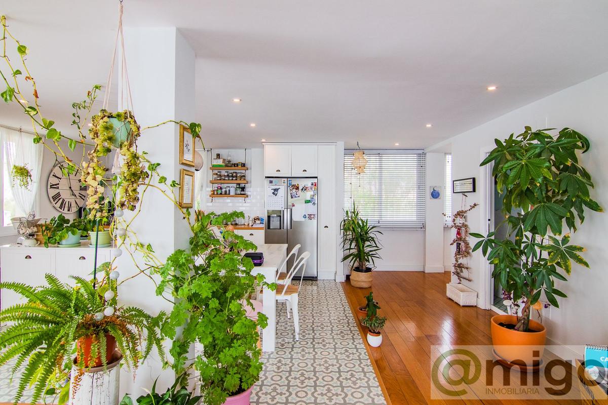 For sale of apartment in Benalmadena Costa
