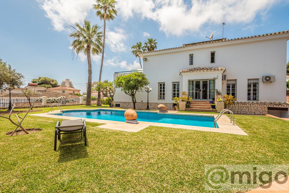 Venta de villa en Benalmadena