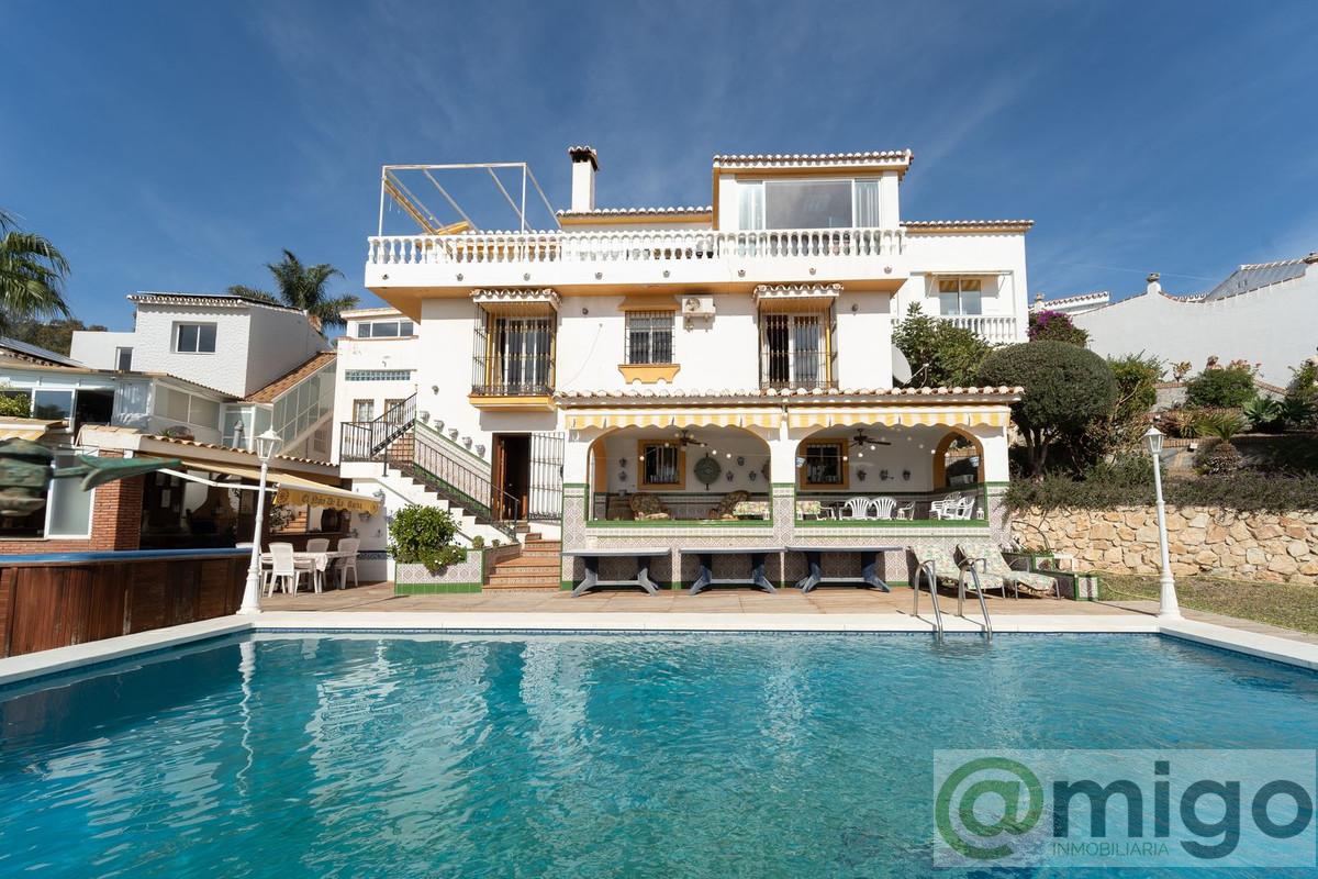 Venta de villa en Benalmadena Costa
