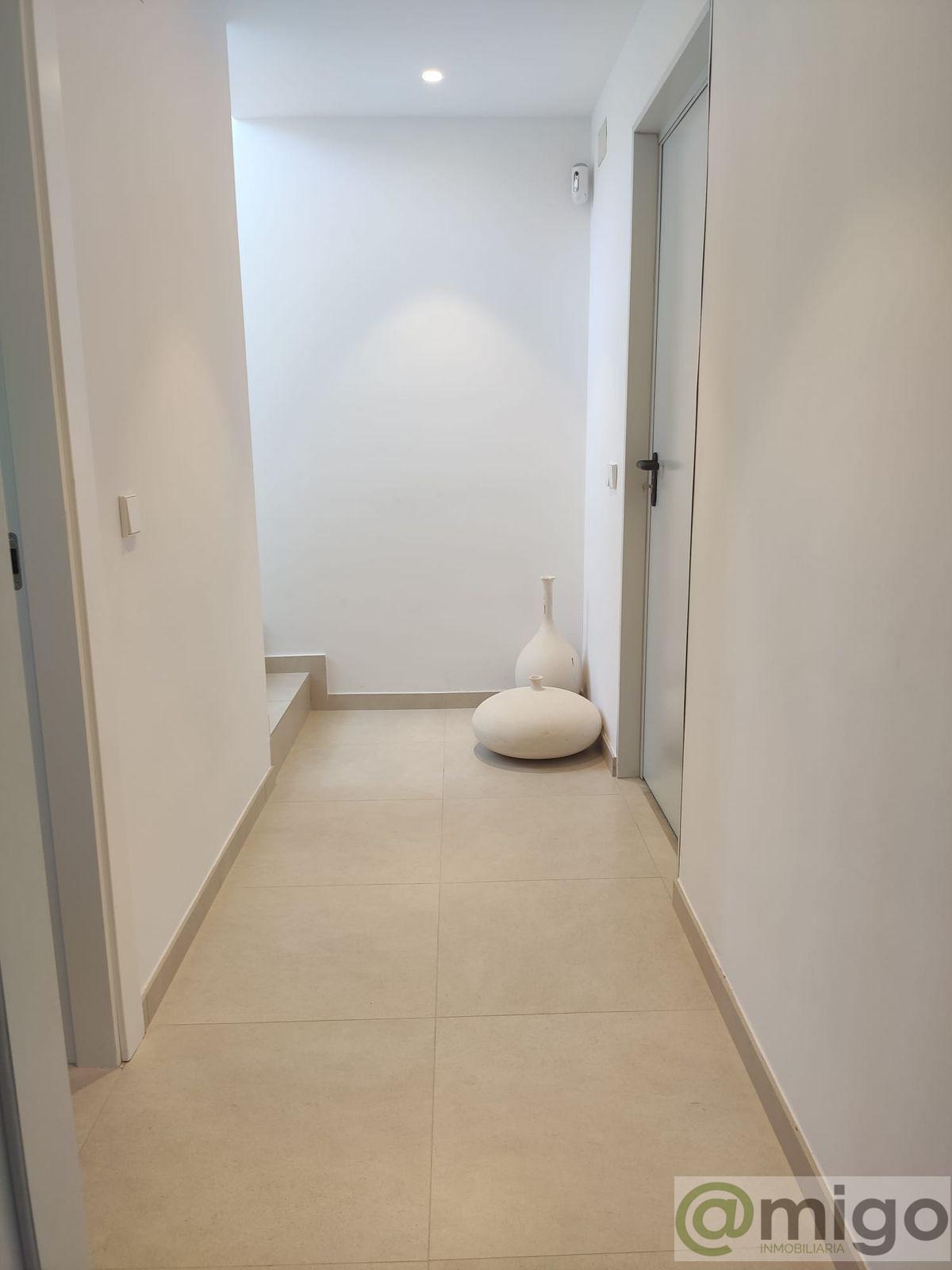 For sale of villa in Estepona
