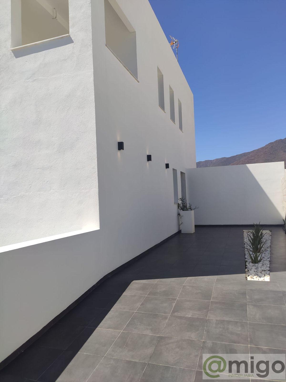 For sale of villa in Estepona