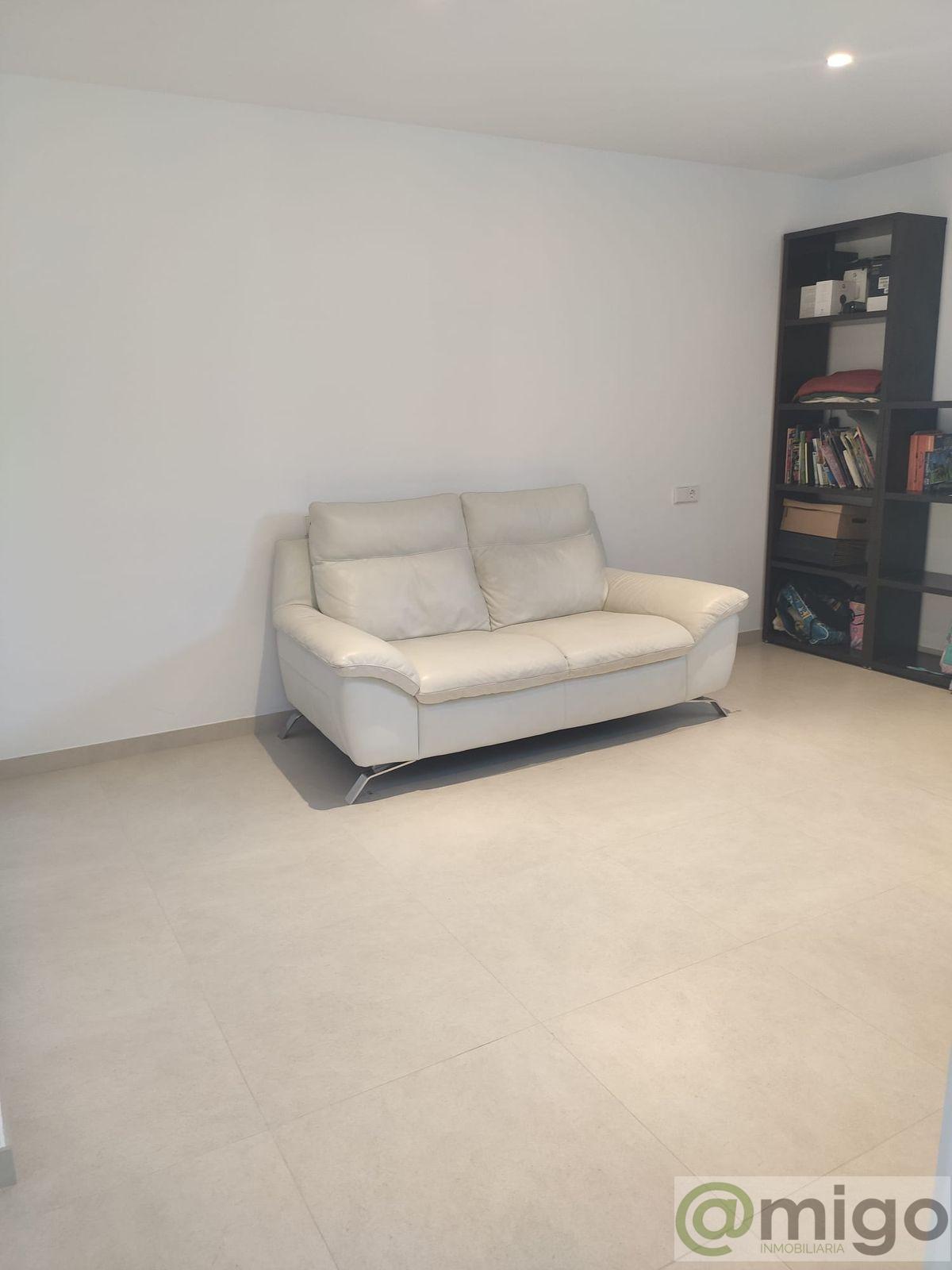For sale of villa in Estepona