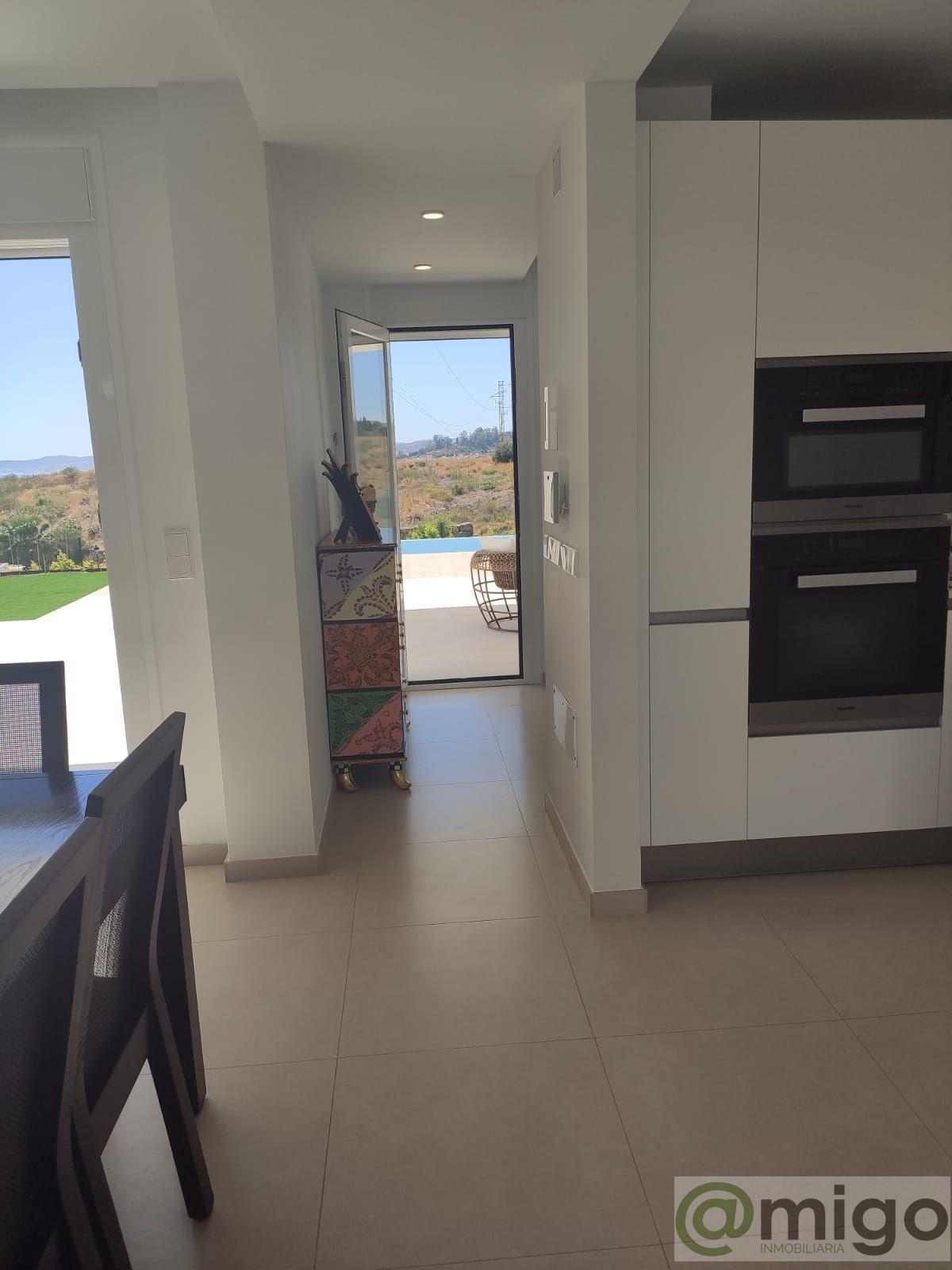 For sale of villa in Estepona