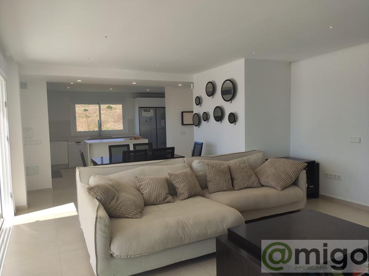 For sale of villa in Estepona
