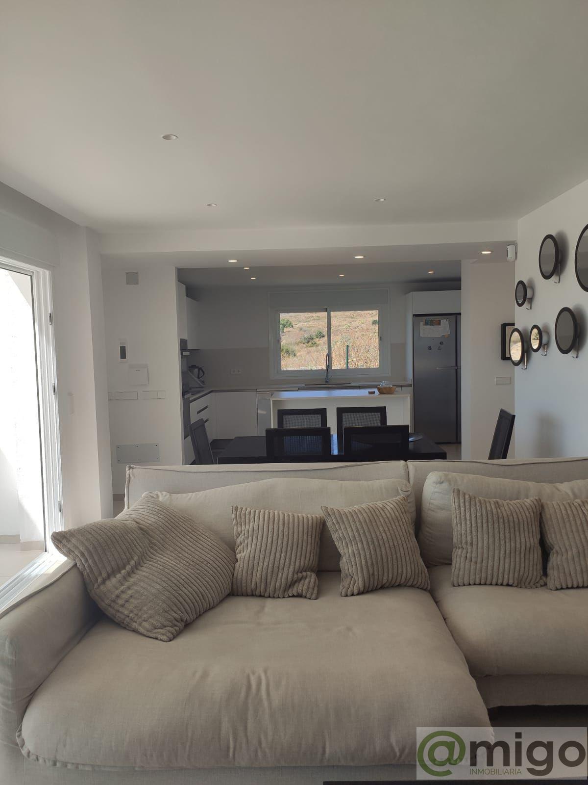 For sale of villa in Estepona