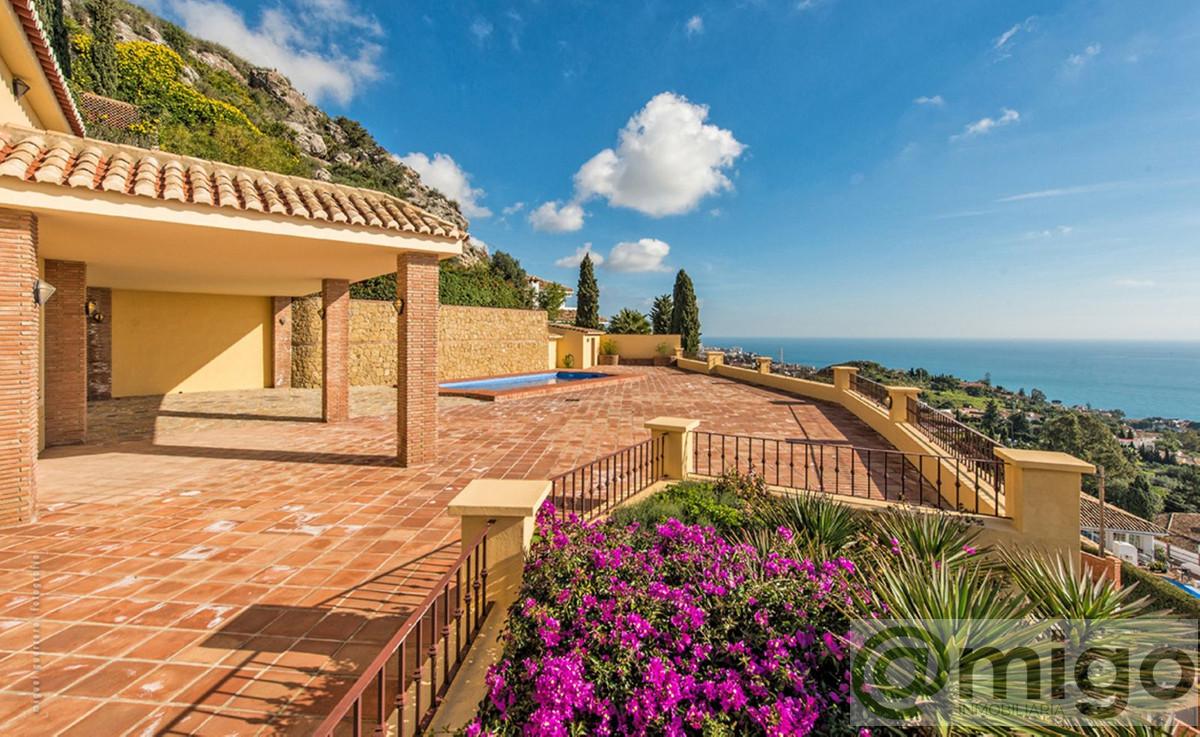 Продажа от

 Виллa на Benalmadena