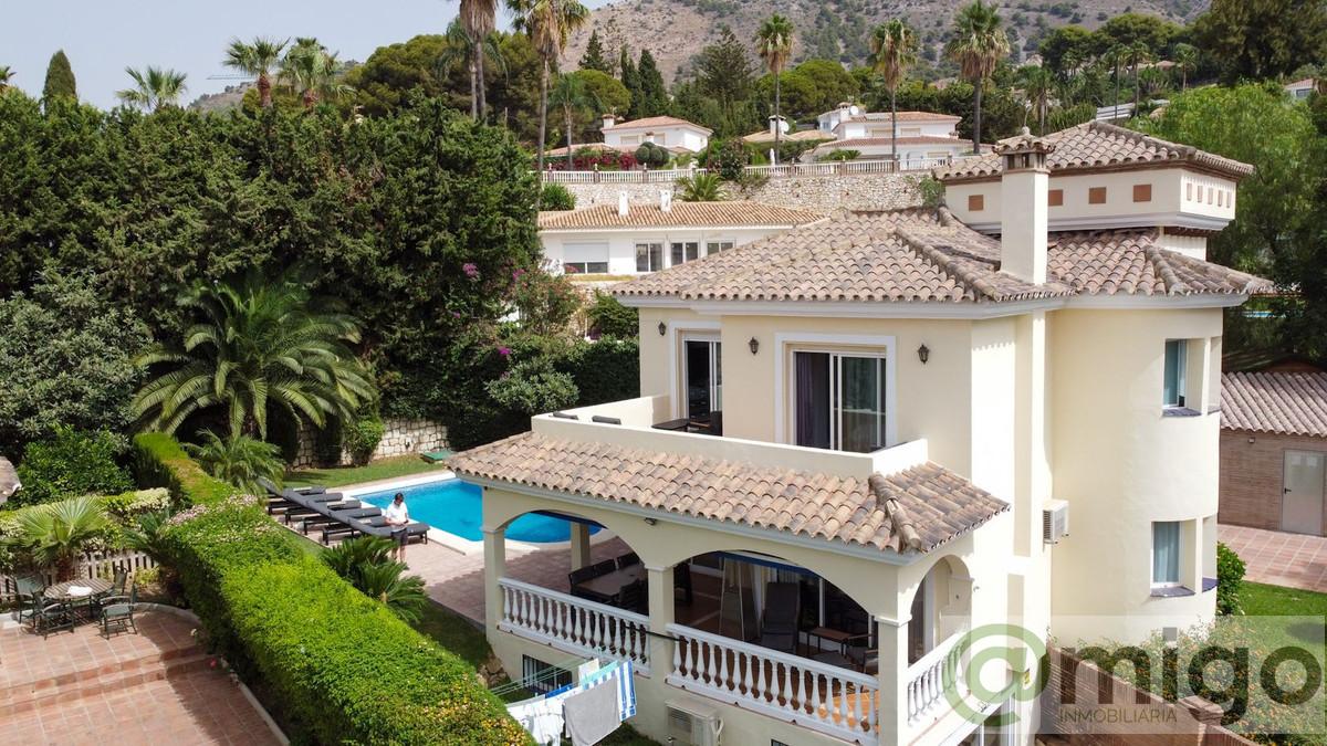 Продажа от

 Виллa на Benalmadena