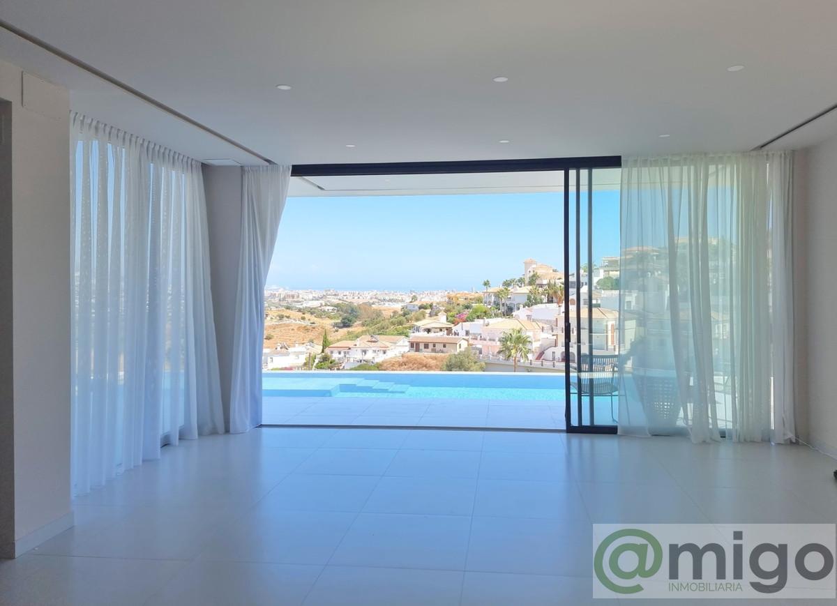 For sale of villa in Cerros del Aguila