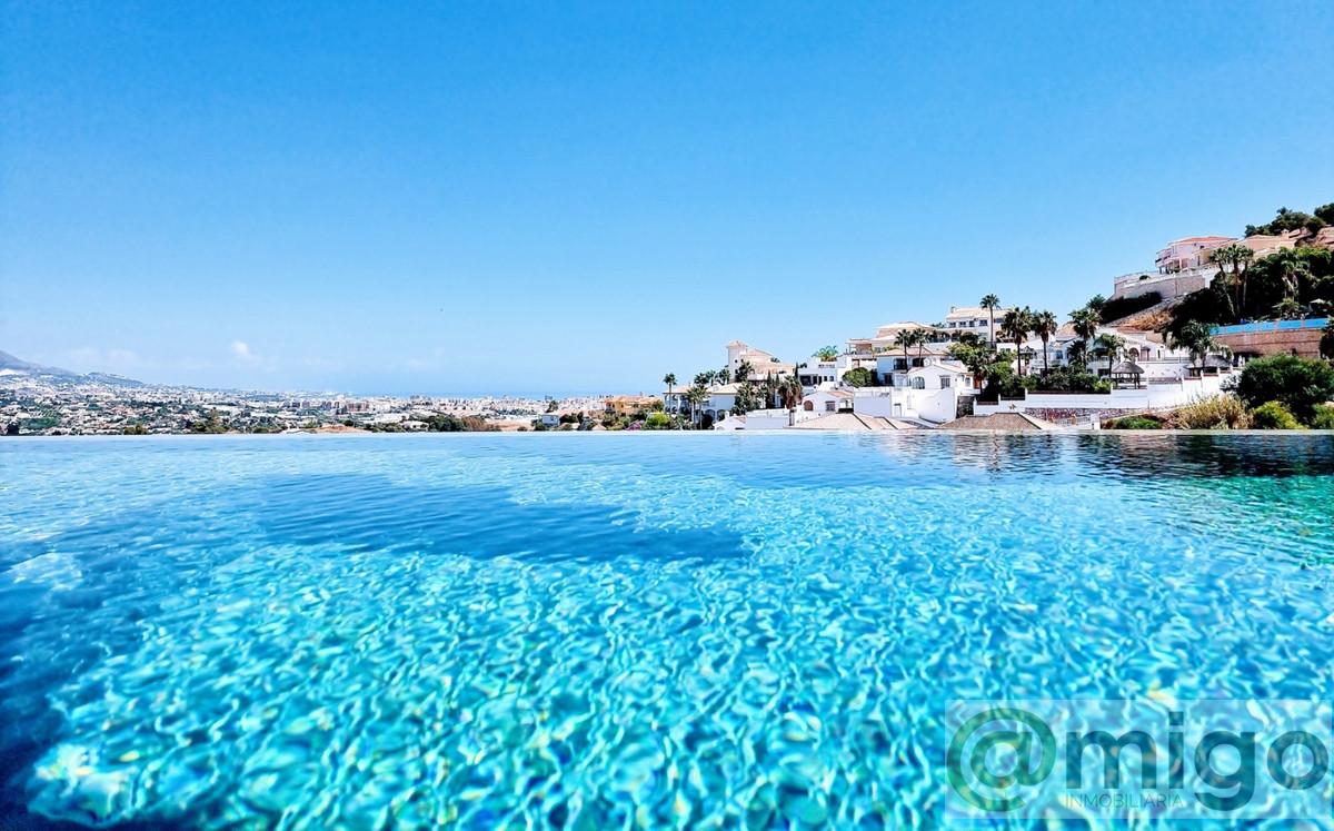 For sale of villa in Cerros del Aguila