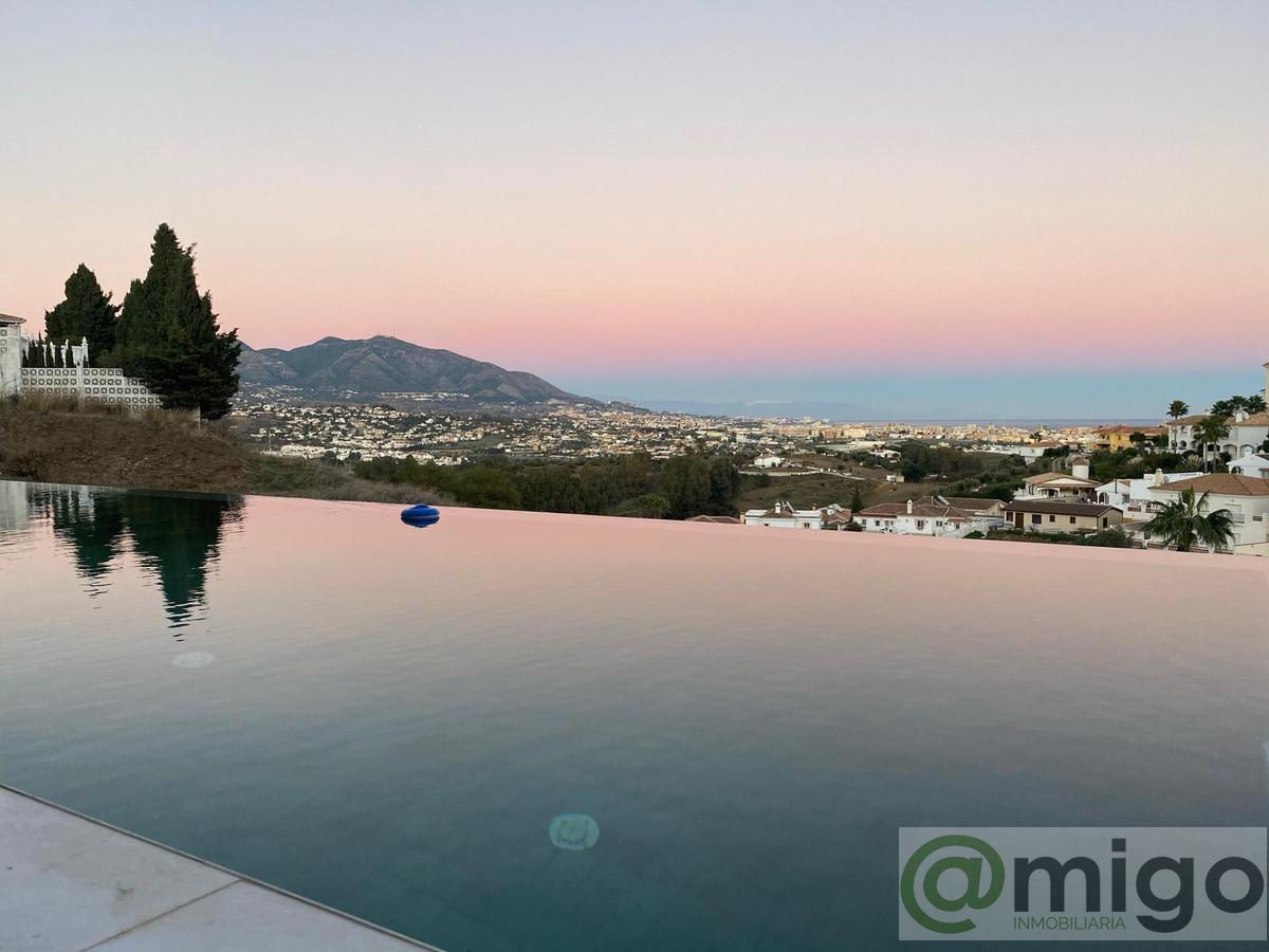 For sale of villa in Cerros del Aguila