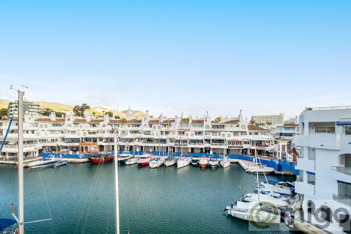 For sale of penthouse in Benalmadena Costa