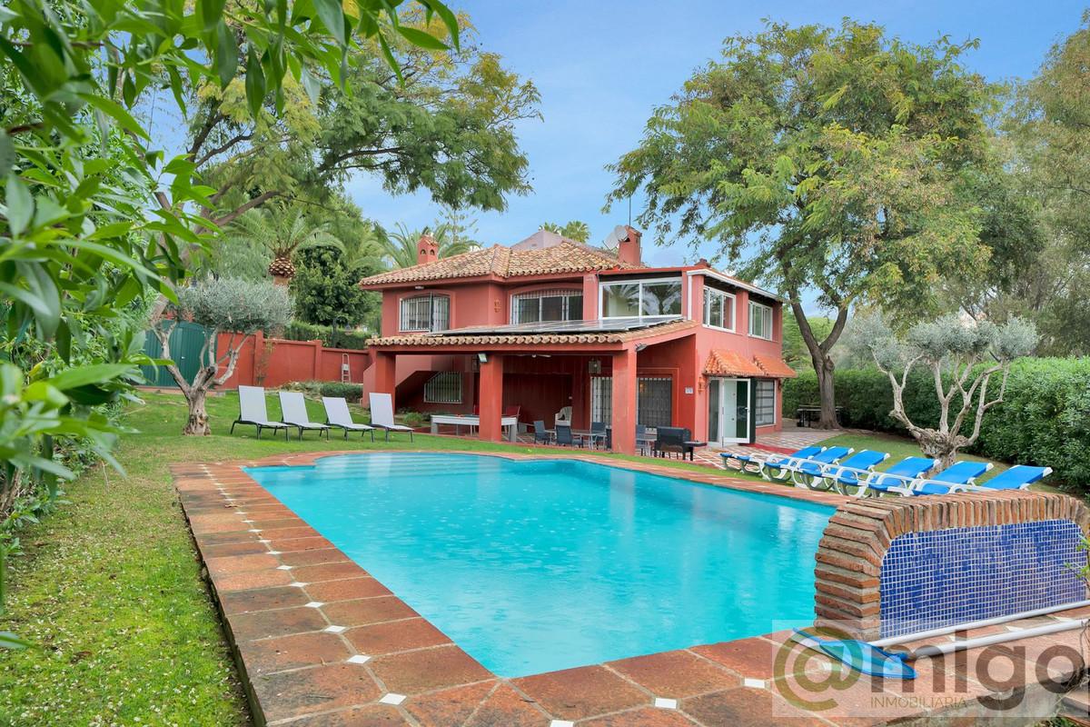 Продажа от

 Виллa на Marbella