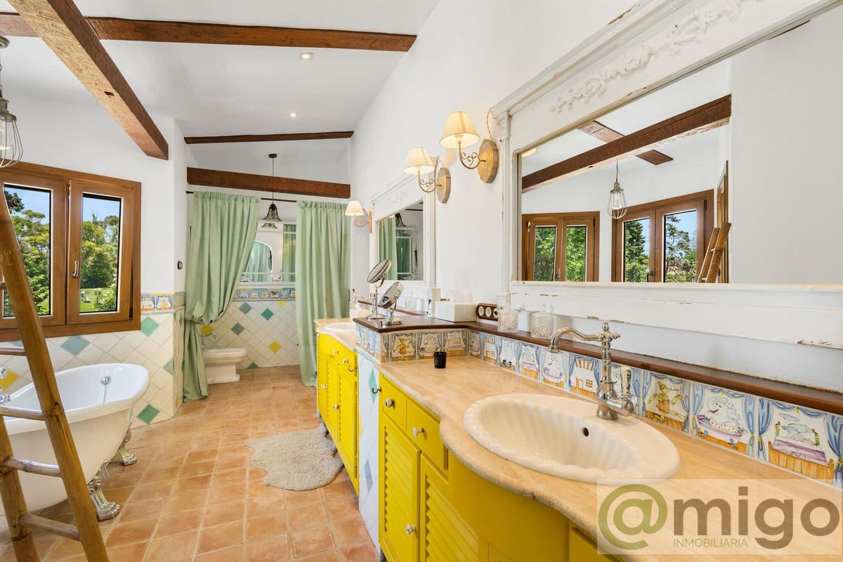 For sale of villa in Marbella
