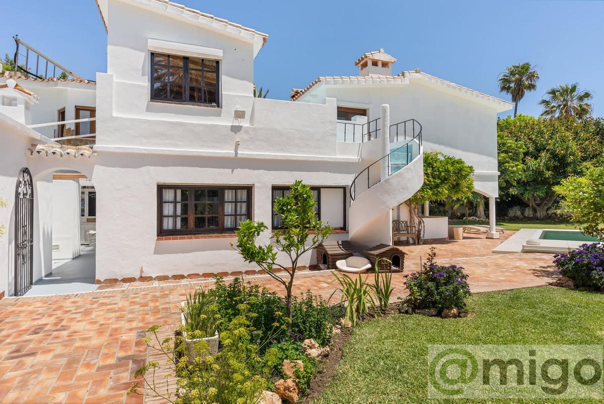 For sale of villa in Marbella