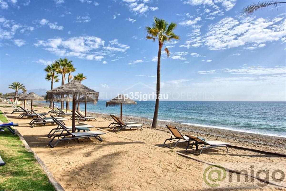 For sale of commercial in Estepona