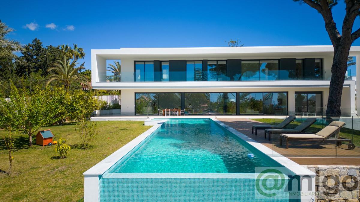 Venta de villa en Marbesa