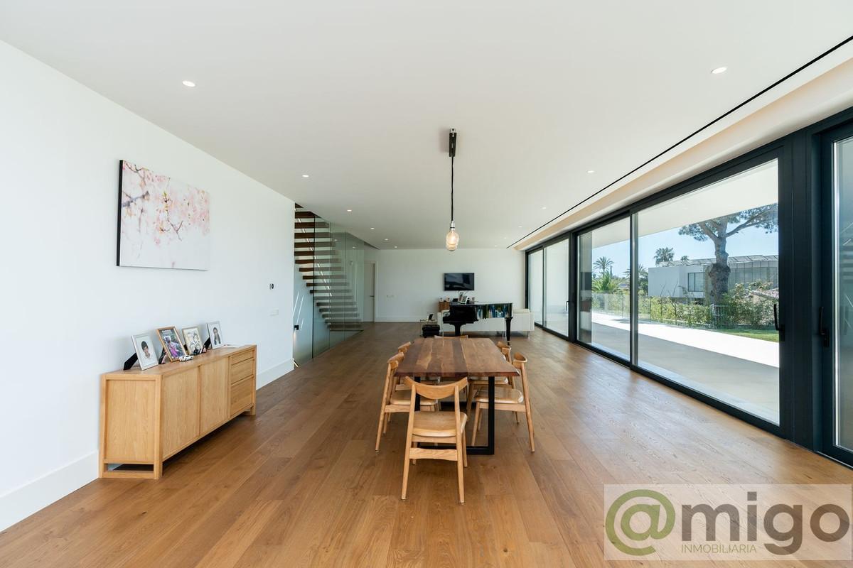 Venta de villa en Marbesa