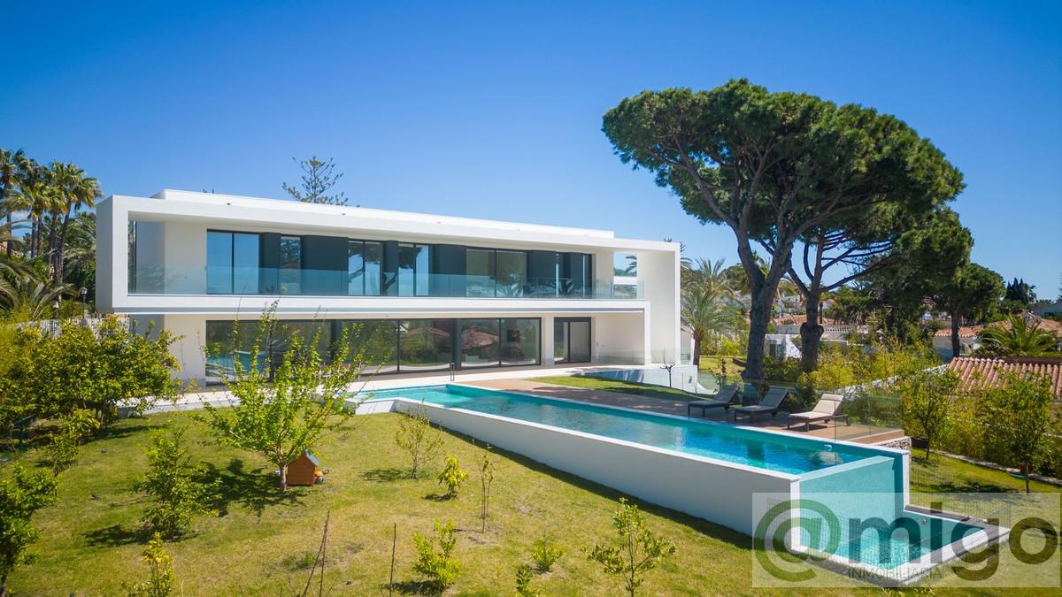 Venta de villa en Marbesa