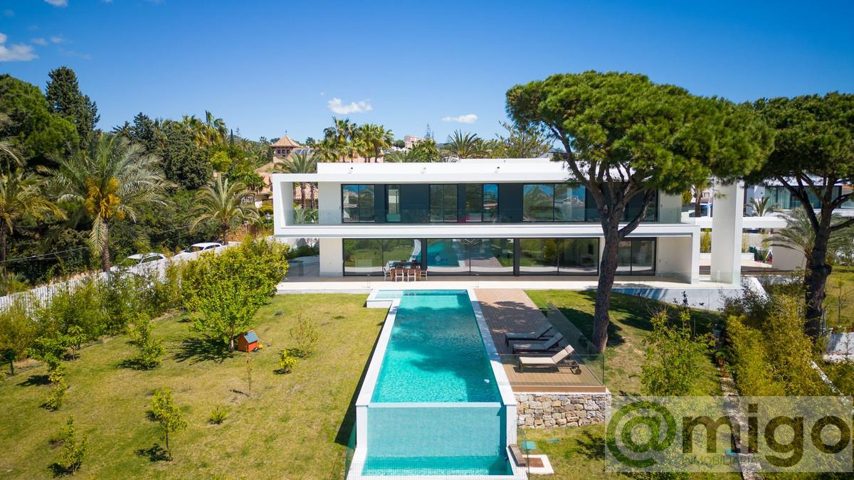 Venta de villa en Marbesa