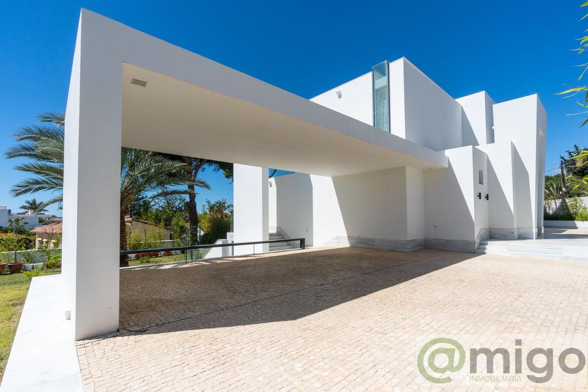Venta de villa en Marbesa