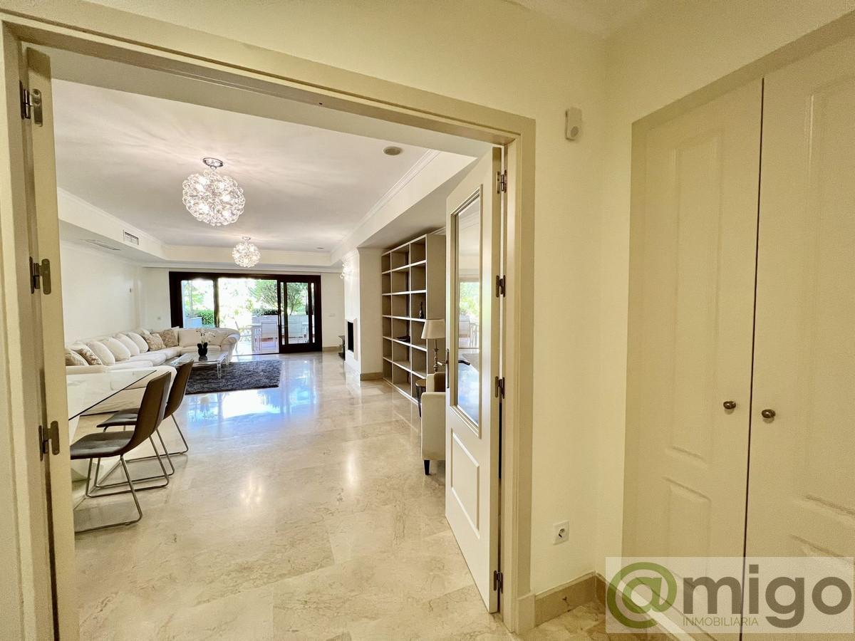 For sale of apartment in Marbella
