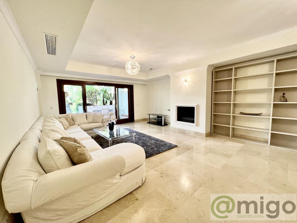 For sale of apartment in Marbella