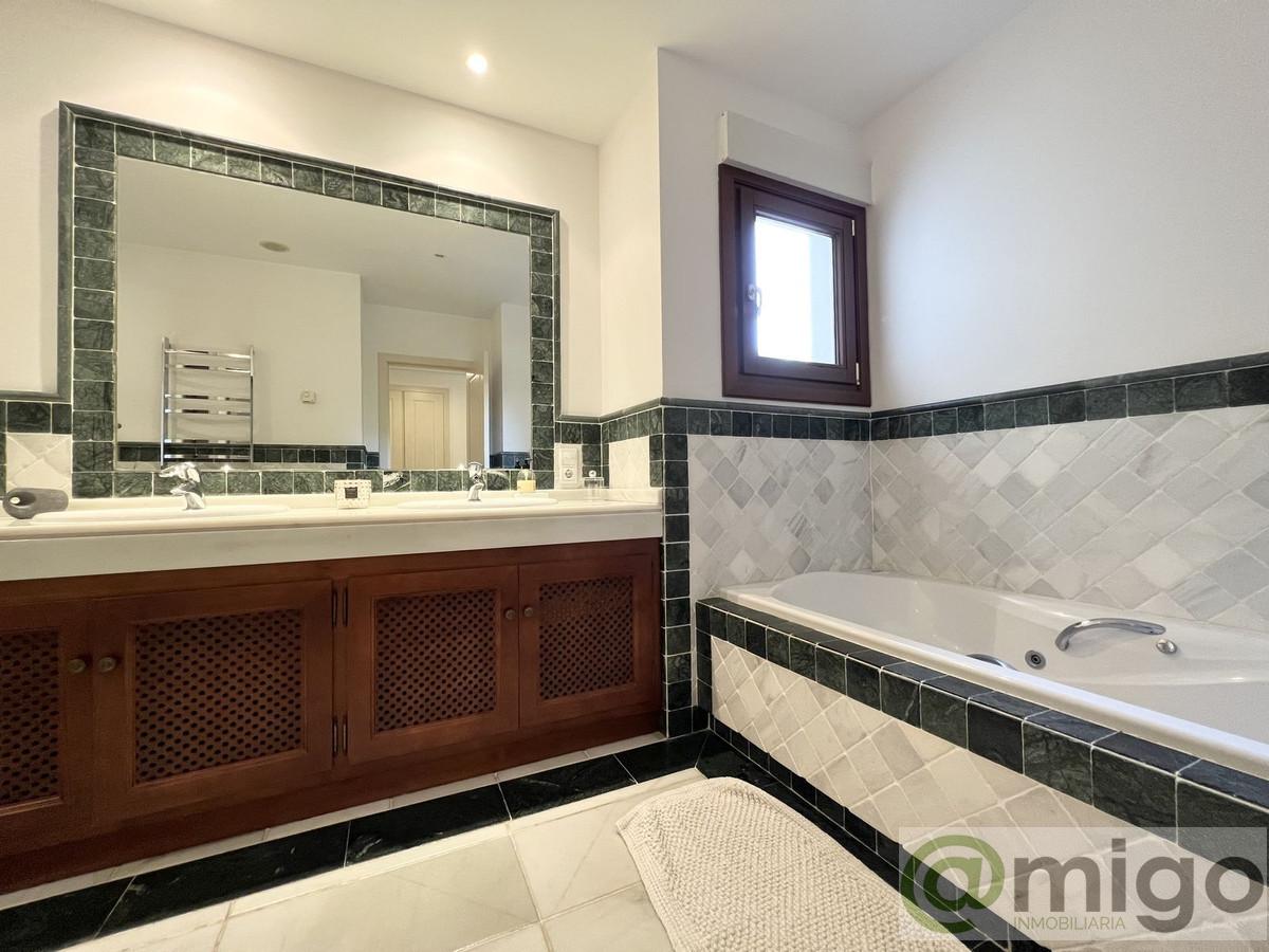 For sale of apartment in Marbella