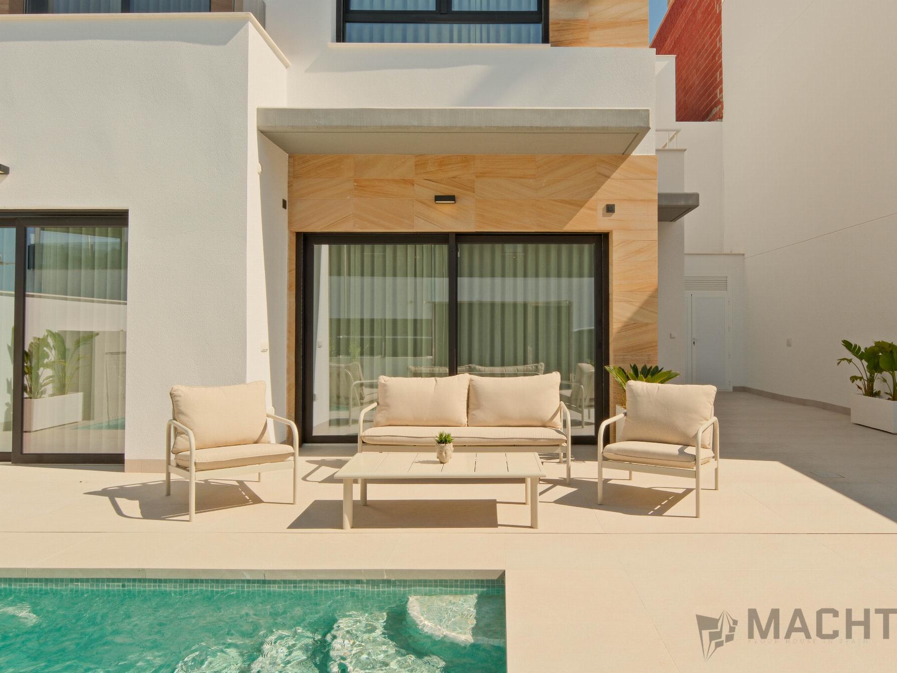 For sale of villa in Benijófar