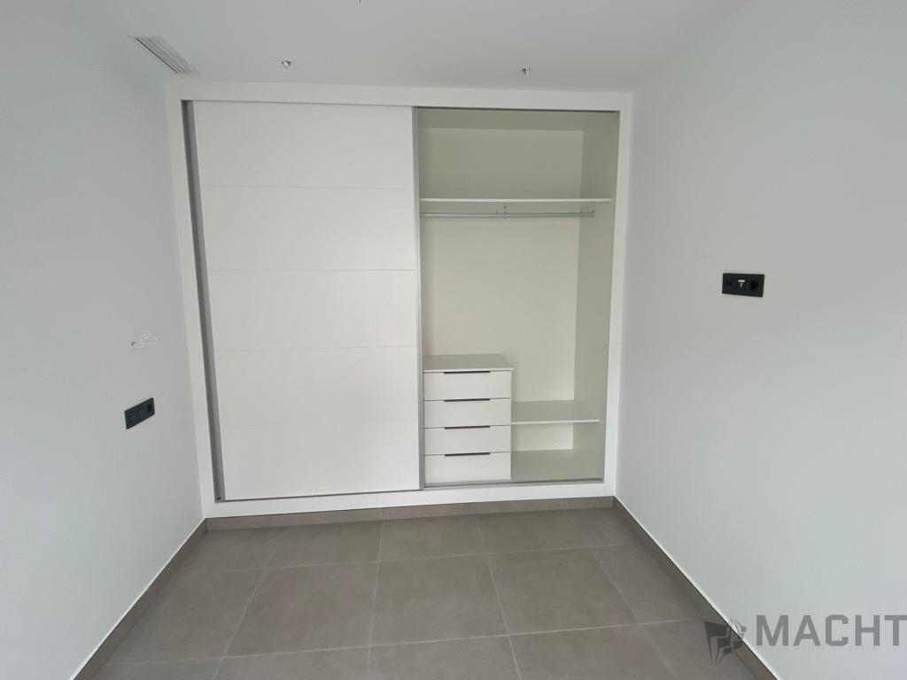 Venta de villa en Los Alcázares
