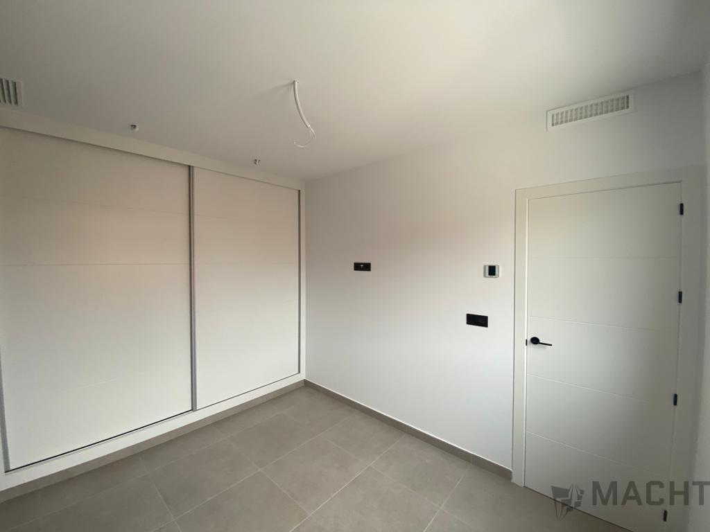 Venta de villa en Los Alcázares