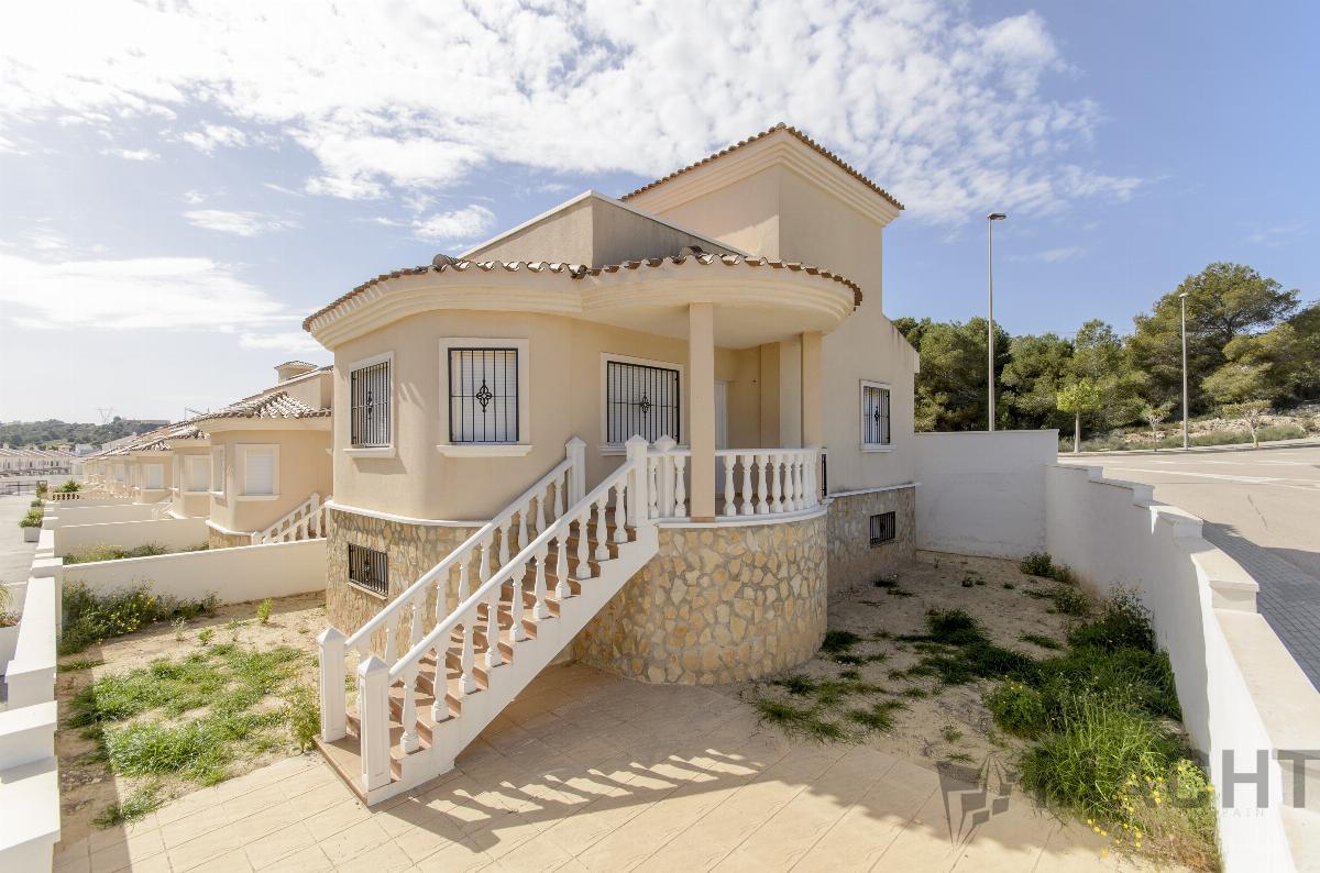 Venta de villa en San Miguel de Salinas