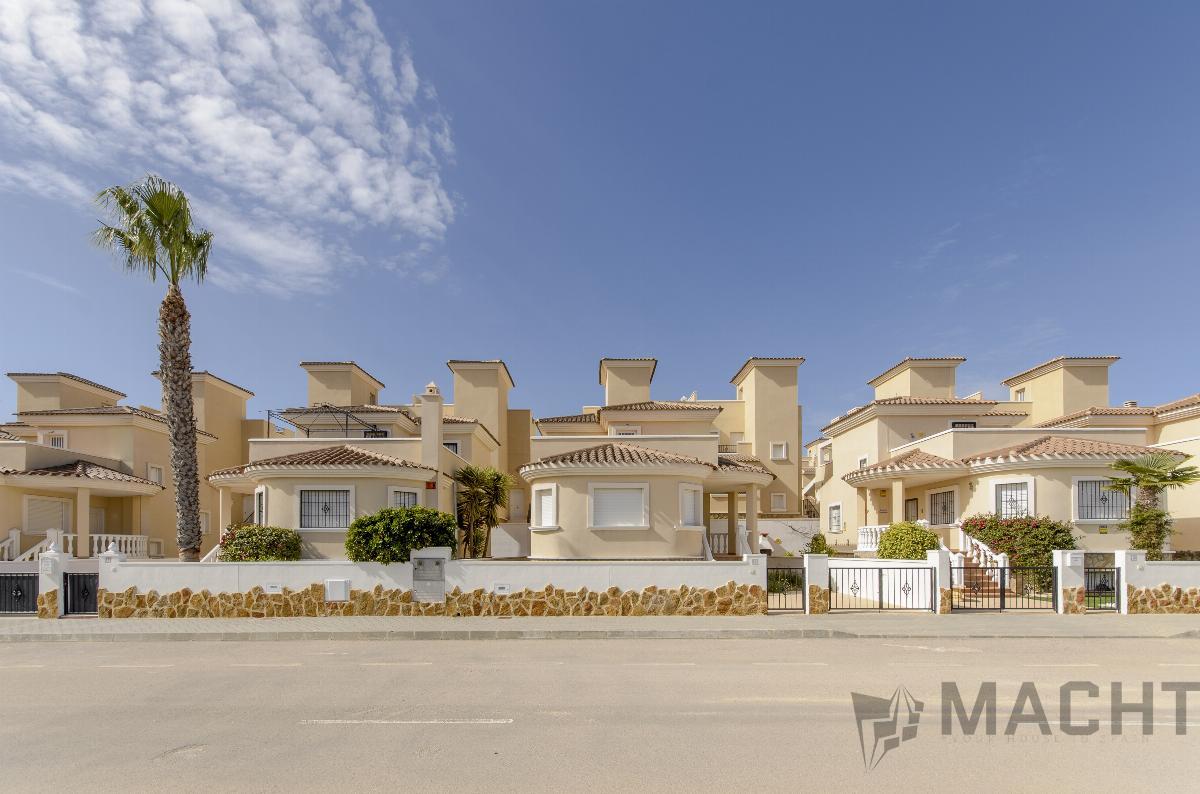 Venta de villa en San Miguel de Salinas