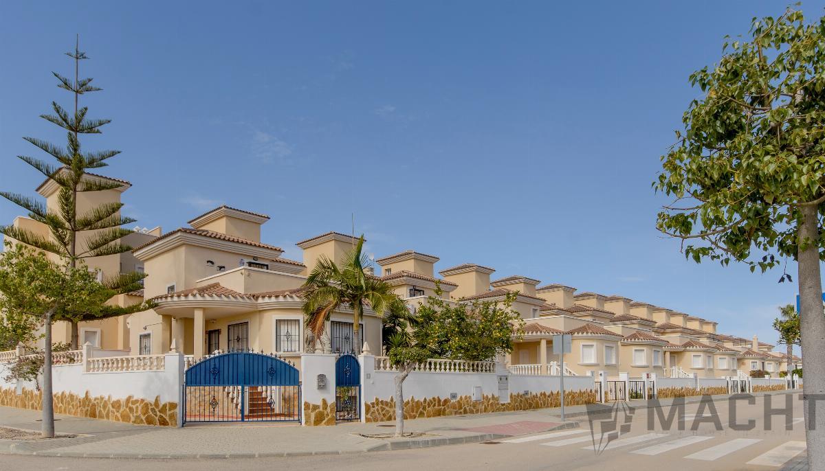 Venta de villa en San Miguel de Salinas