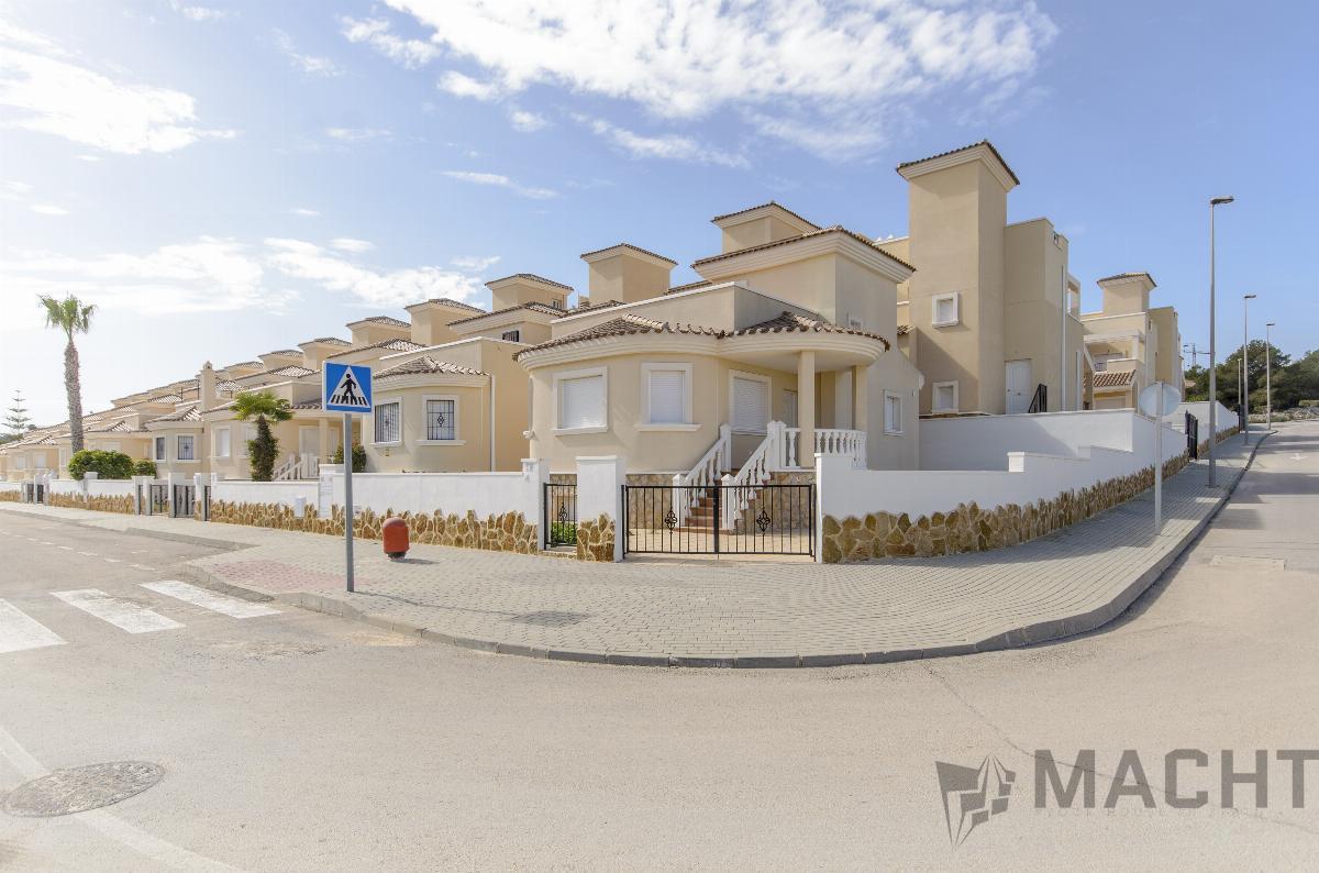 Venta de villa en San Miguel de Salinas
