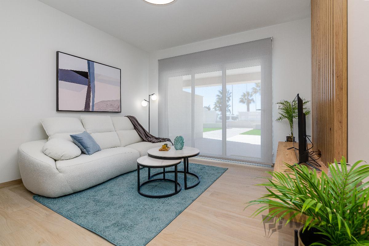 For sale of apartment in Guardamar del Segura