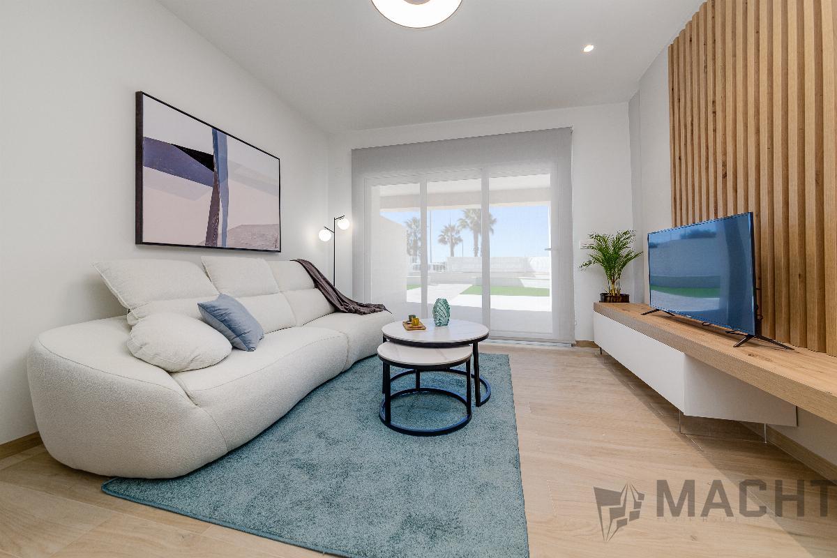 For sale of apartment in Guardamar del Segura