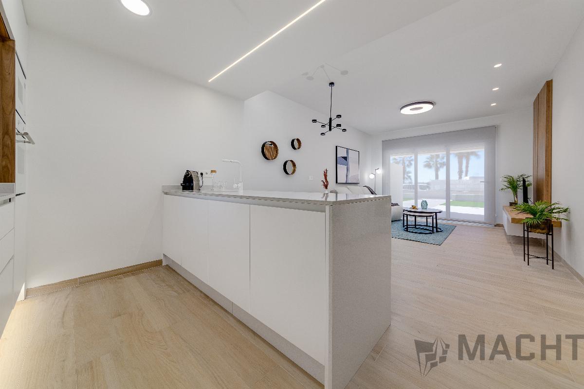 For sale of apartment in Guardamar del Segura